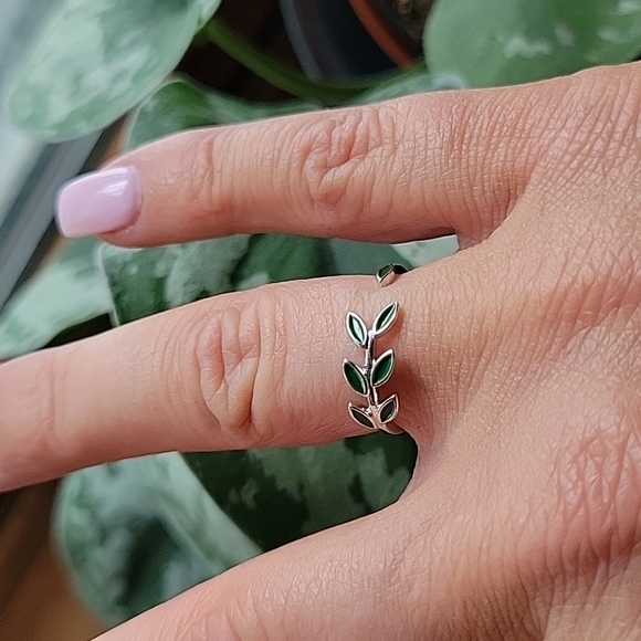 Green Leaf Garland Style Toe Ring, adjustable - Picture 5 of 6